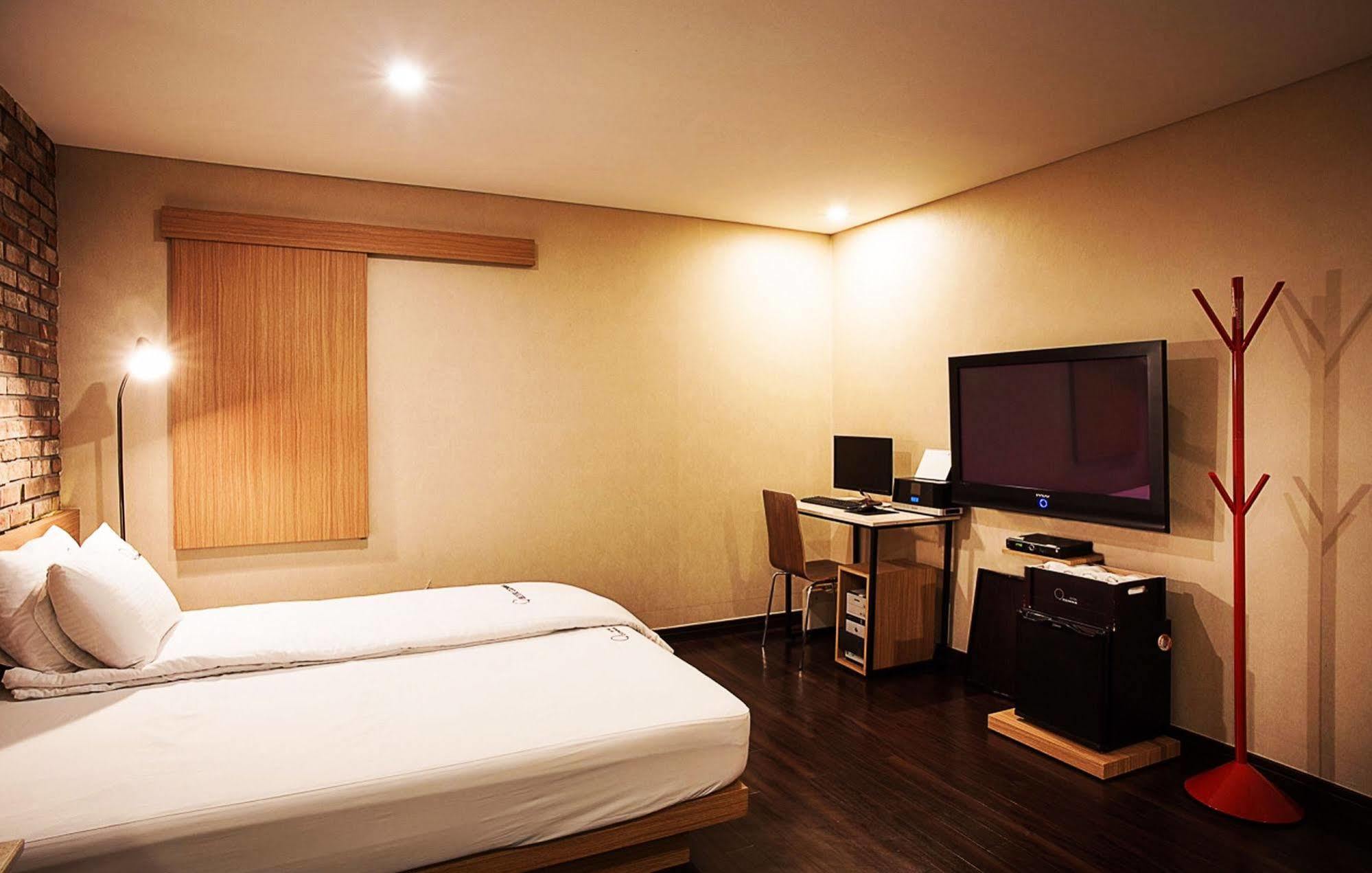 Comma Hotel Μπουσάν Εξωτερικό φωτογραφία