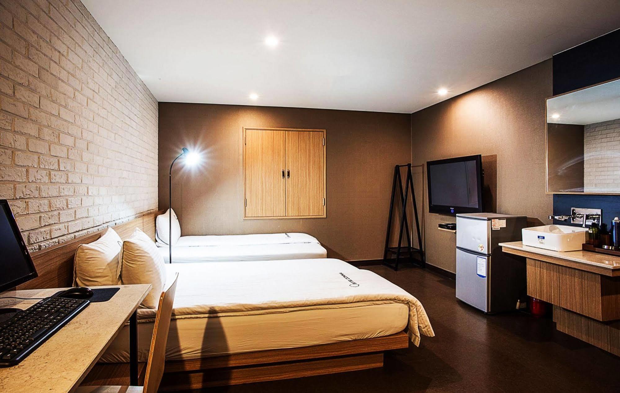 Comma Hotel Μπουσάν Εξωτερικό φωτογραφία